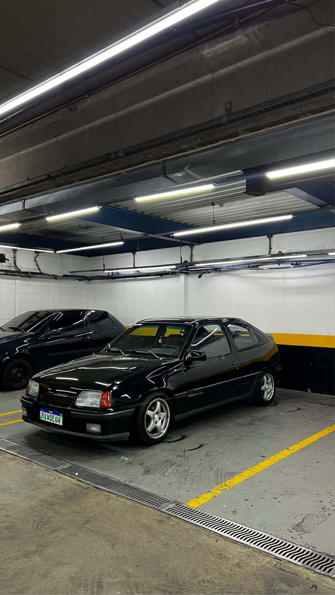 primeira foto, carro sujo😅