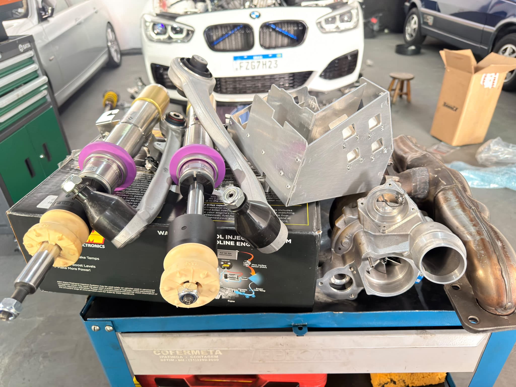 BMW M135 STG3 
KW COILOVER 
UPGRADE DE TURBO 
BRAÇO SUSPENSÃO M3 
DEFLETOR DE CÁRTER UPGRADE 
WMI 
500WHP 🚀