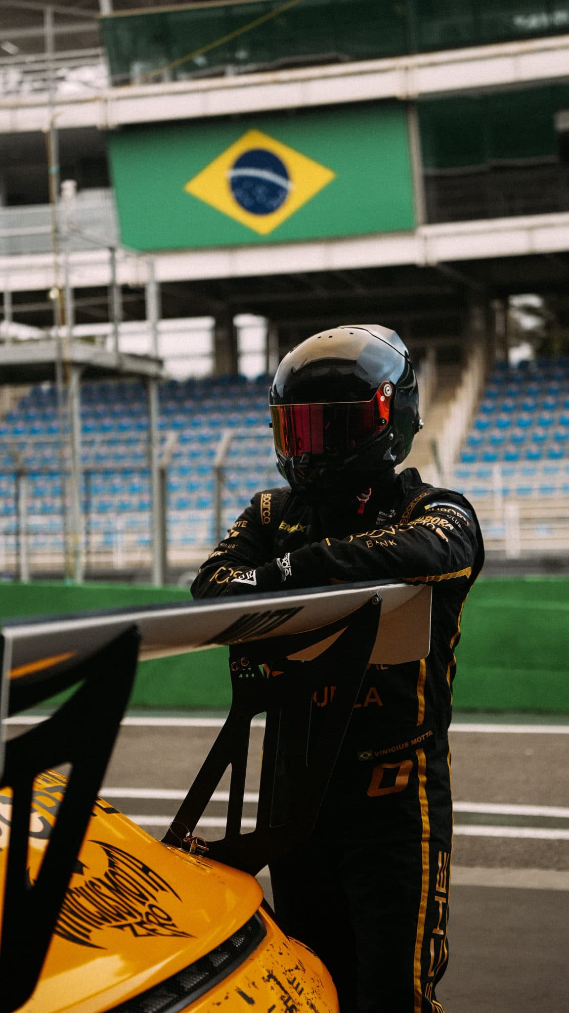 BATMAN VIROU PILOTO DA PORSCHE-CUP @off.peesi