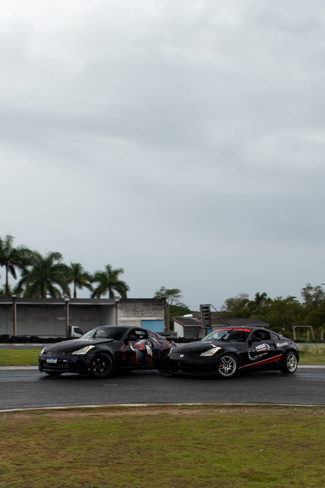 The art of tandem 🔥

#RoadPredatorGarage
#Nissan350Z #Drift 
#Cars #ᴇxᴘʟᴏʀᴀʀ