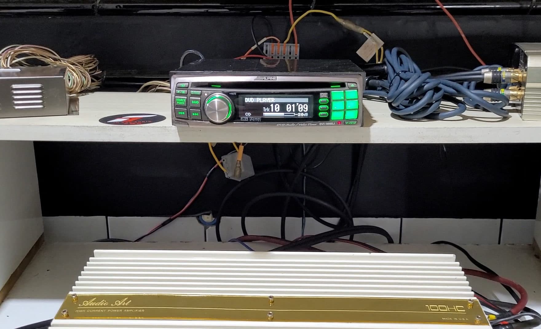 //////ALPINE DVI-9990J + DAI-C990 + Audio Art 100HC