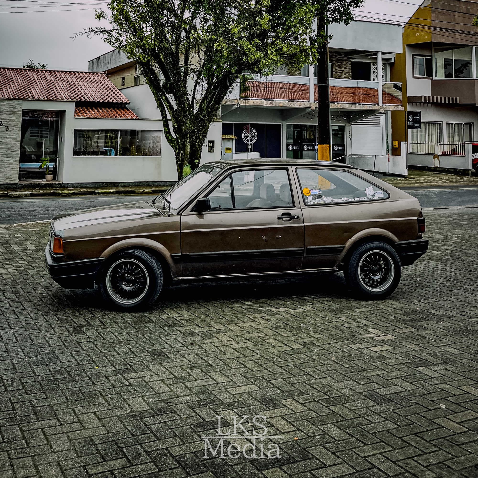 desbeiçado, varios podinhos mas é o carro mais daora que se possa ter!!