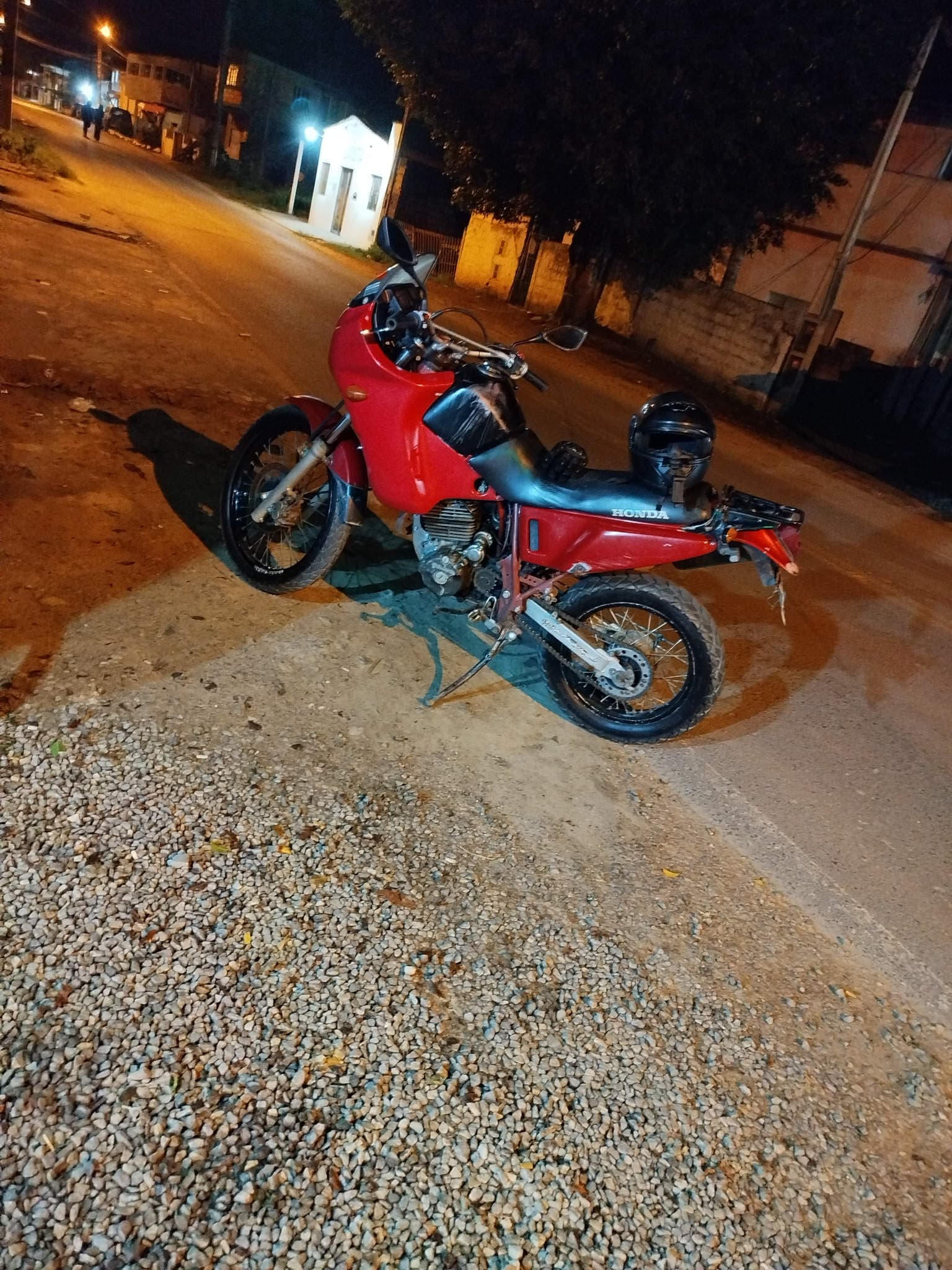 Indo pro trabalho de Sahara 350