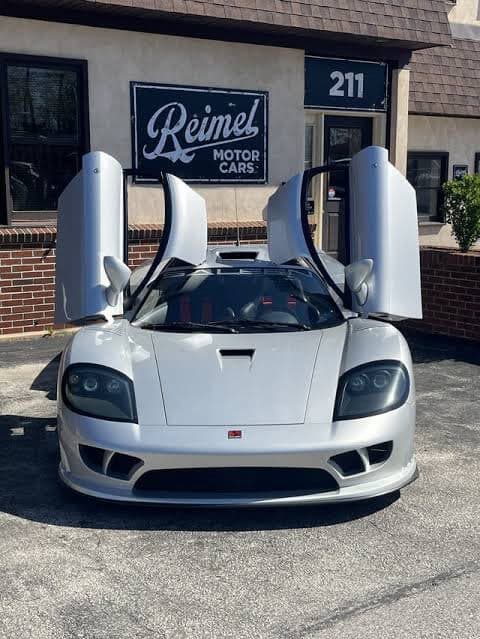 🇺🇸 Nem todo supercarro lendário nasceu na Itália. 🔥