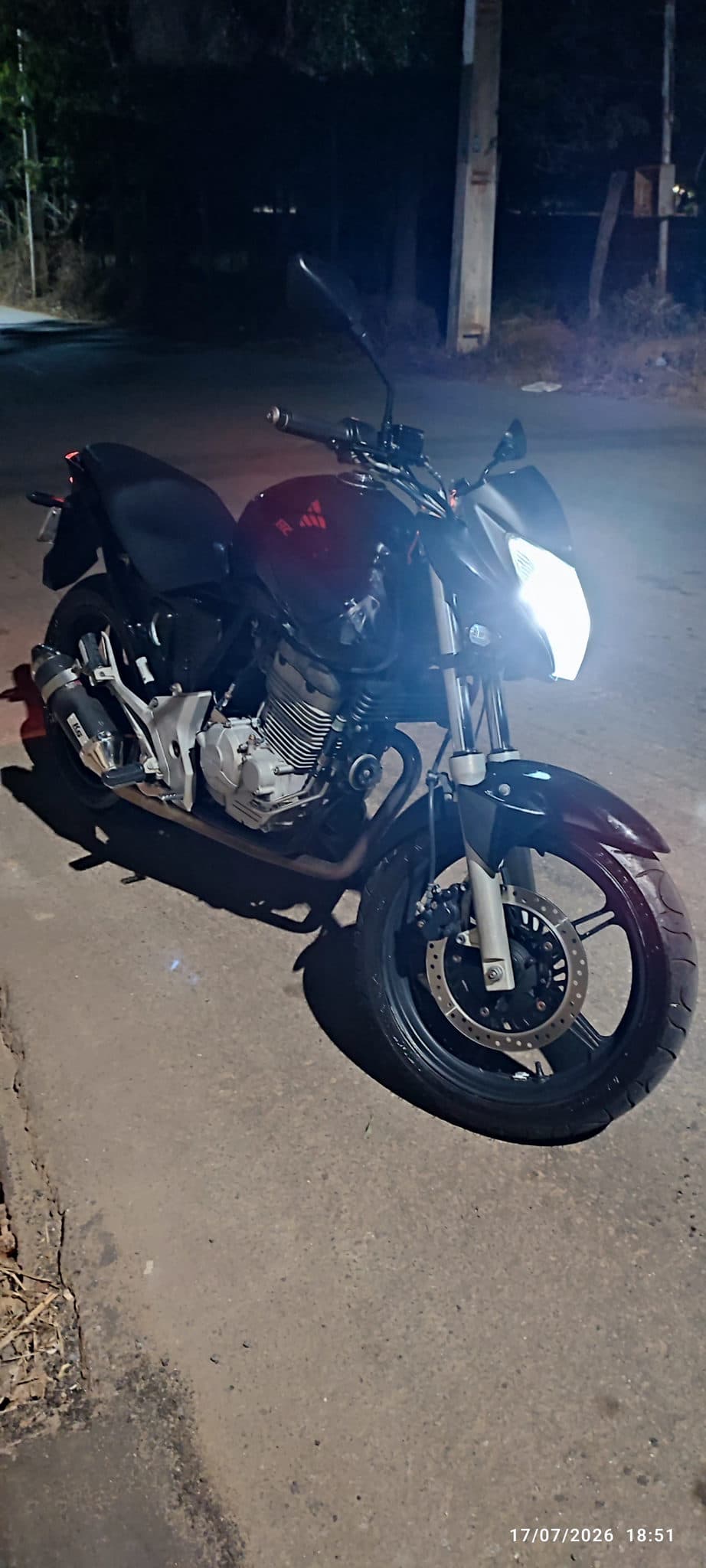 Diferença entre misturas de combustível da CB300R