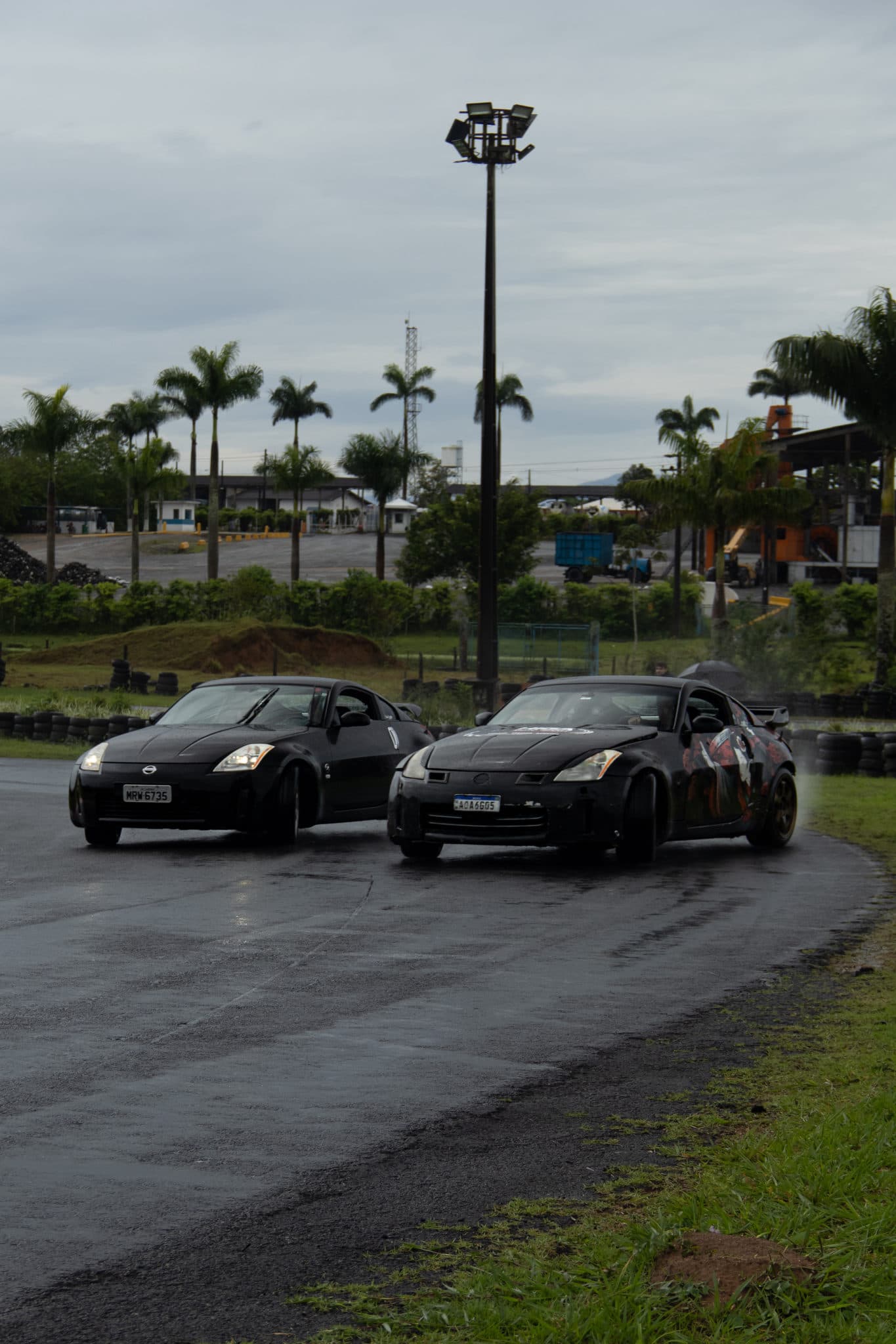 Alguns registros para vocês do nosso ultimo treino que tivemos. 

#RoadPredatorGarage
#Nissan350Z #Drift
#Tandem #ᴇxᴘʟᴏʀᴀʀ