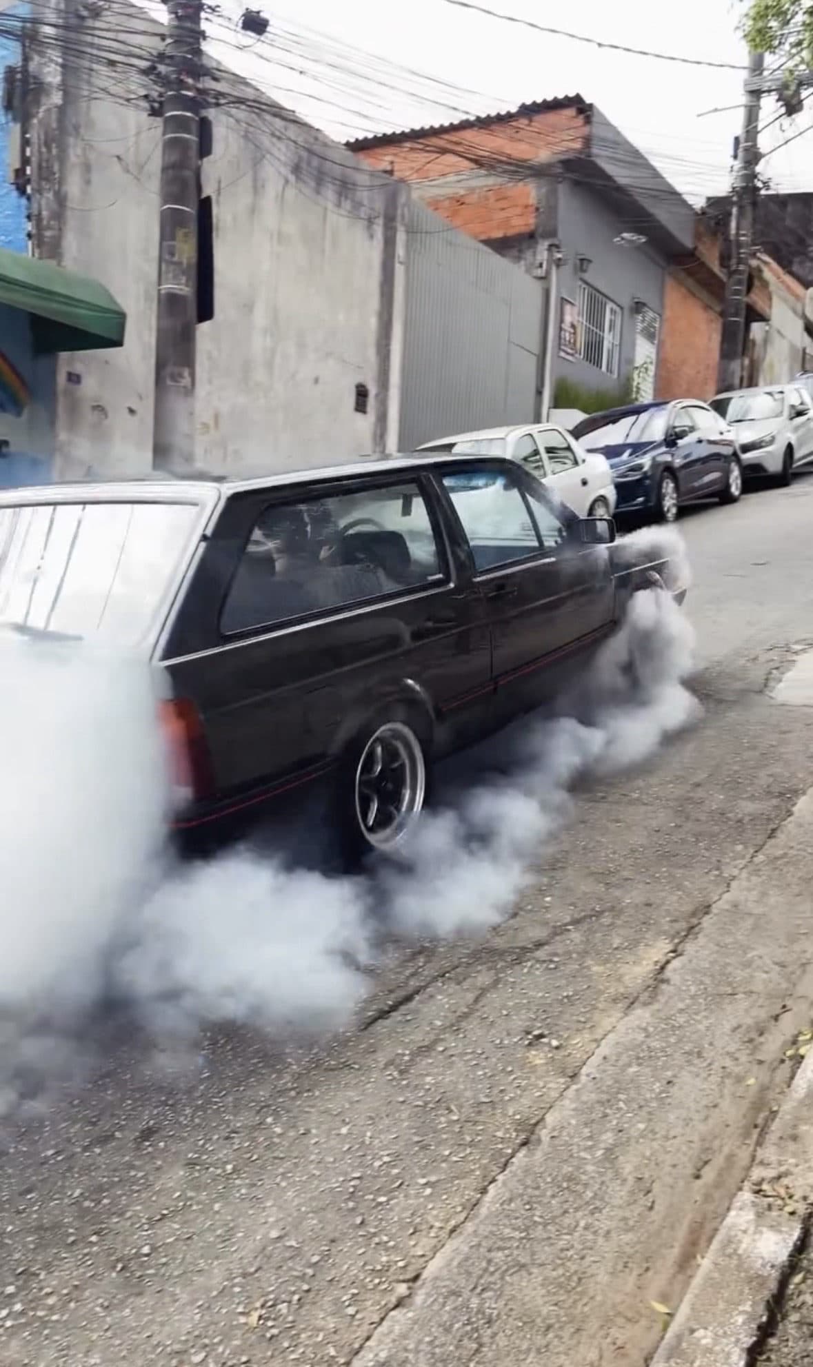 Uma arruaça as vezes é bom né?
