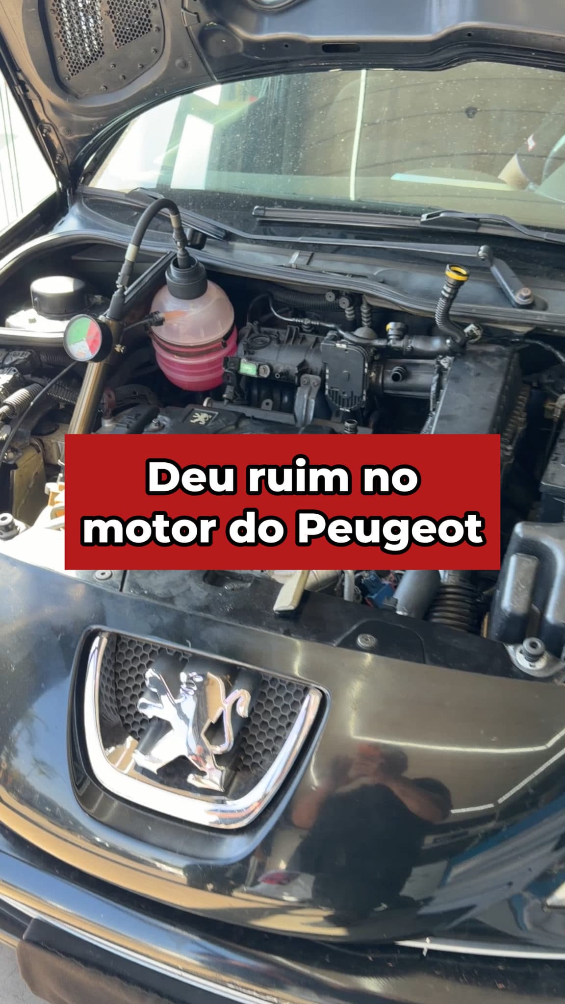 O cilindro desse Peugeot encheu de água.