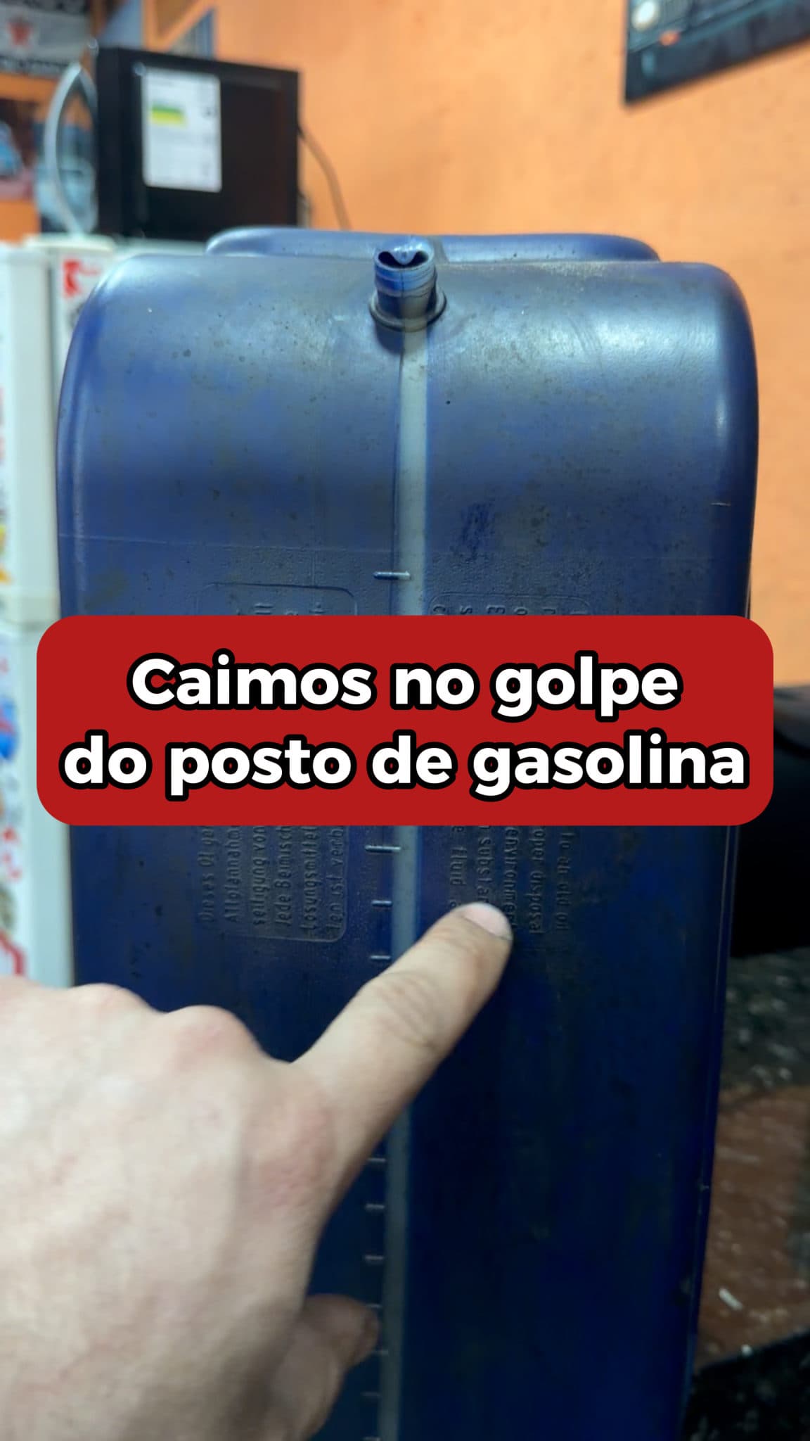 Caímos no golpe do posto de combustível. Pedimos 20L mas só chegaram 18L.